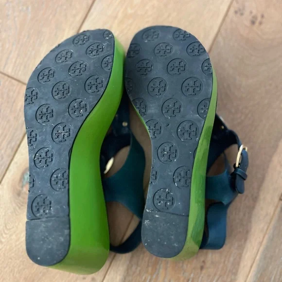 Tory Burch platform sandals - Picture 3 of 5